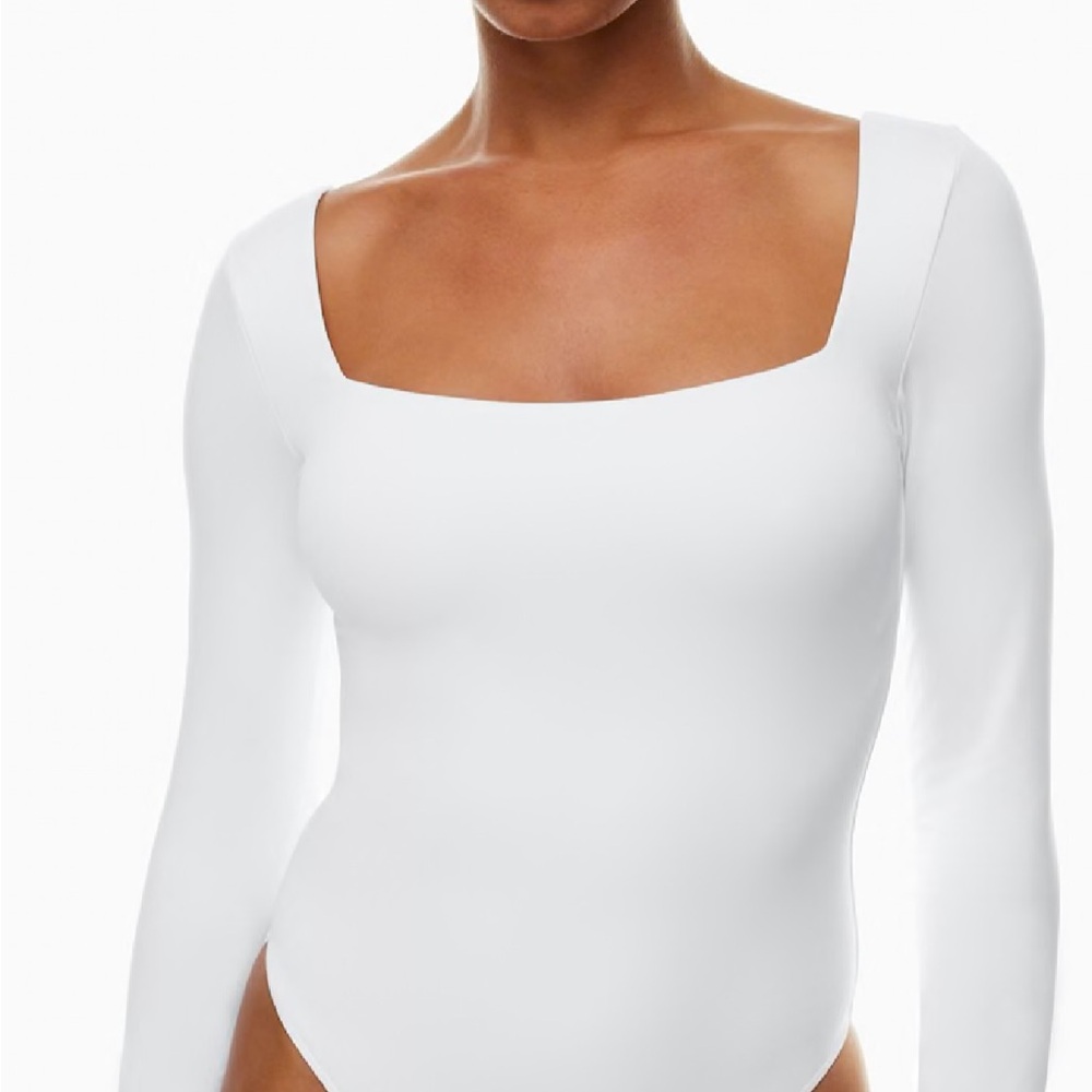 Aritzia Babaton bodysuit